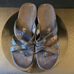 Merrell Women's Black Leather Criss Cross Sandals